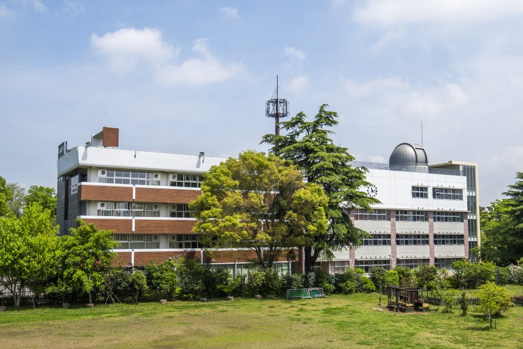 千葉明徳中学校・高等学校の外観