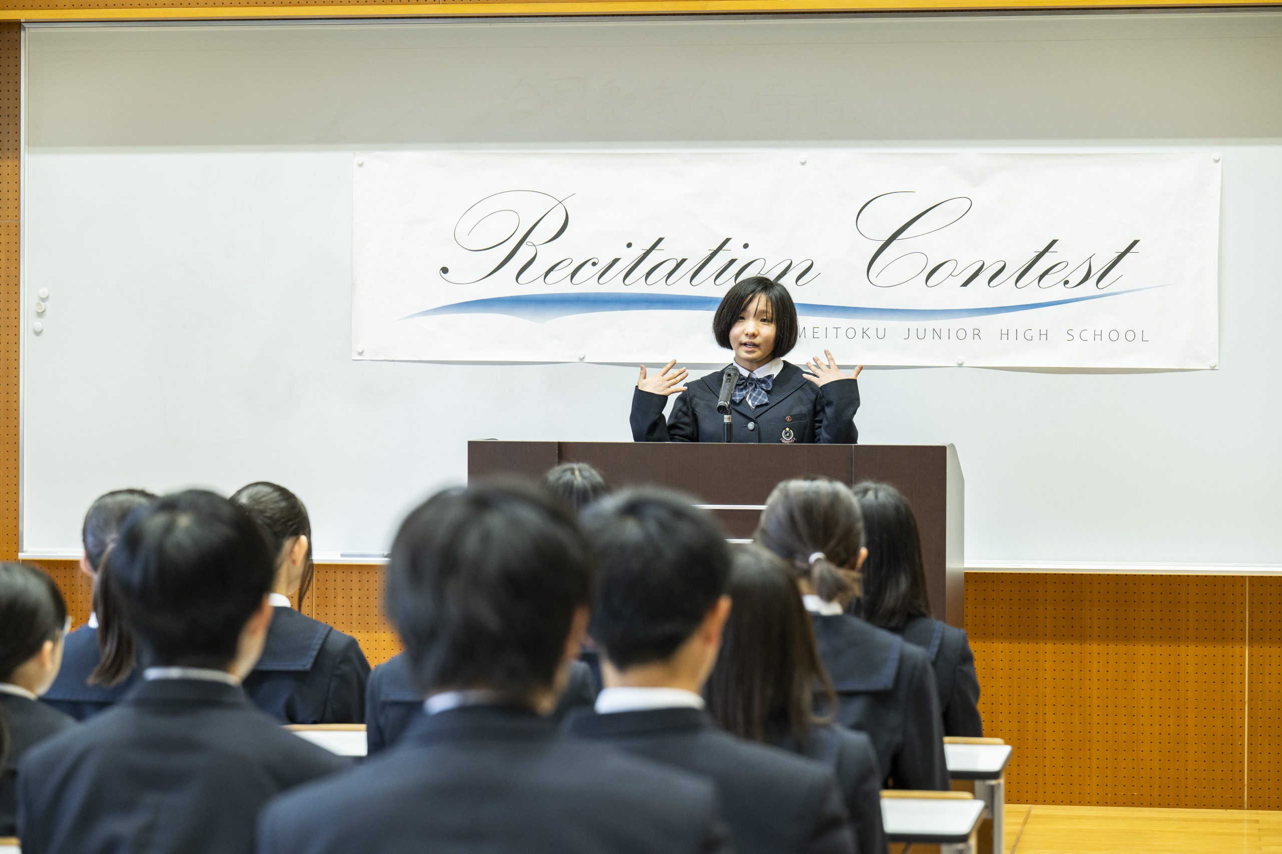 千葉明徳中学校でのプレゼン風景